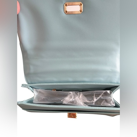 Badgley Mischka Light Blue Quilted Crossbody Bag - Picture 7 of 7